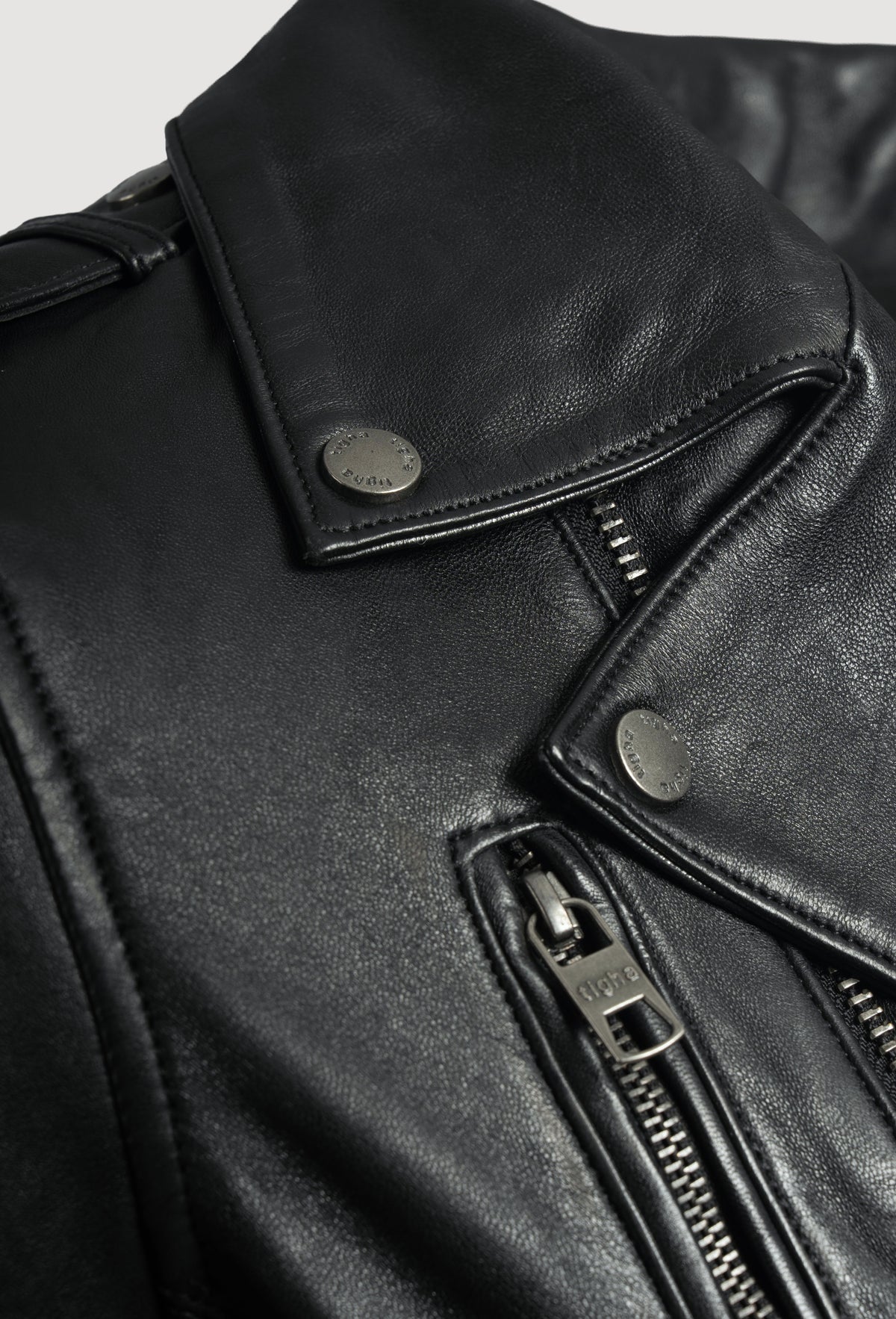 A True Love Story by tigha – men's signature leather biker jacket in sheepskin, Heavy Washed Black, Detail · collar