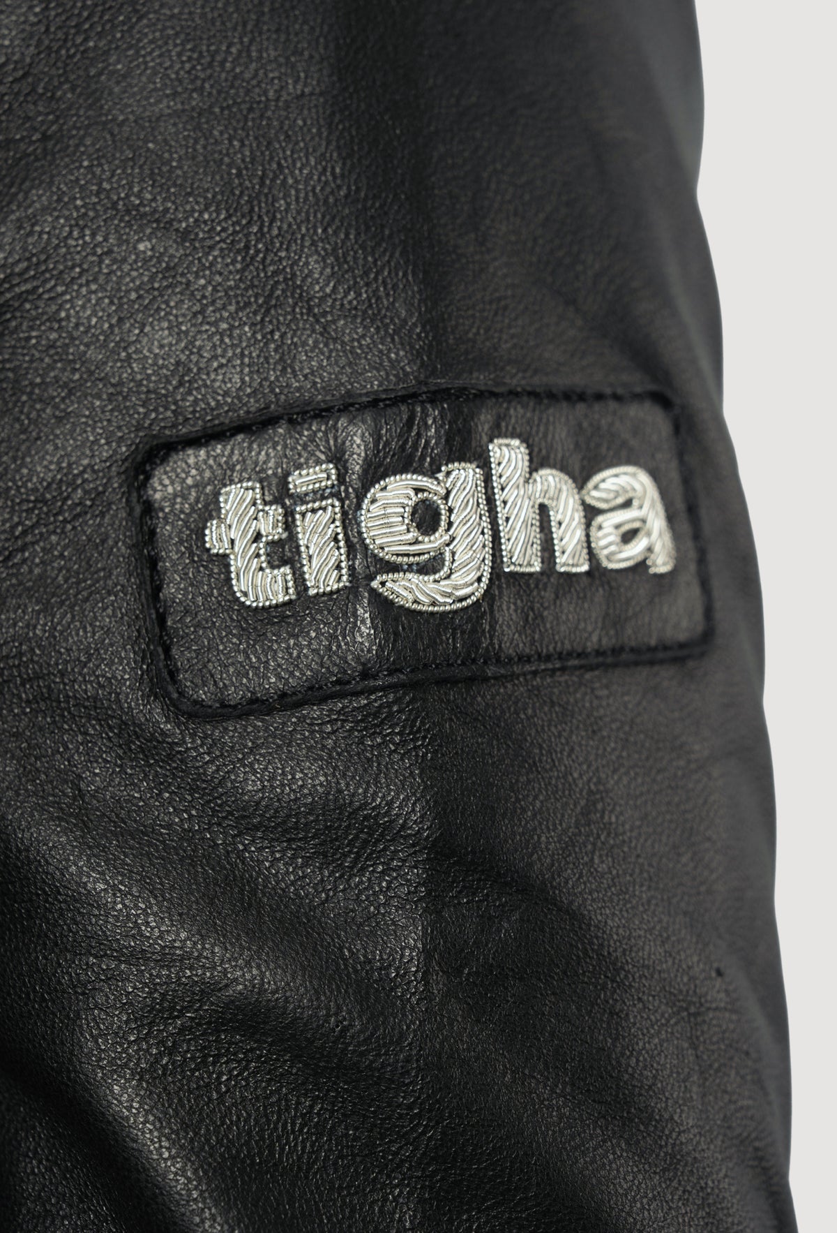 Margarita von tigha – Biker-Lederjacke für Damen aus Schafsleder in Basic Black, Detail Patch