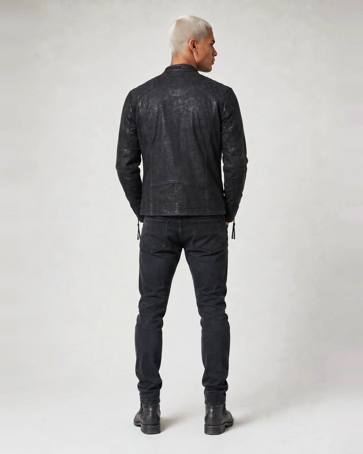 Nero von tigha – Biker-Lederjacke für Herren aus Rindsleder in Buffed Black, Rückenansicht, Ganzkörper