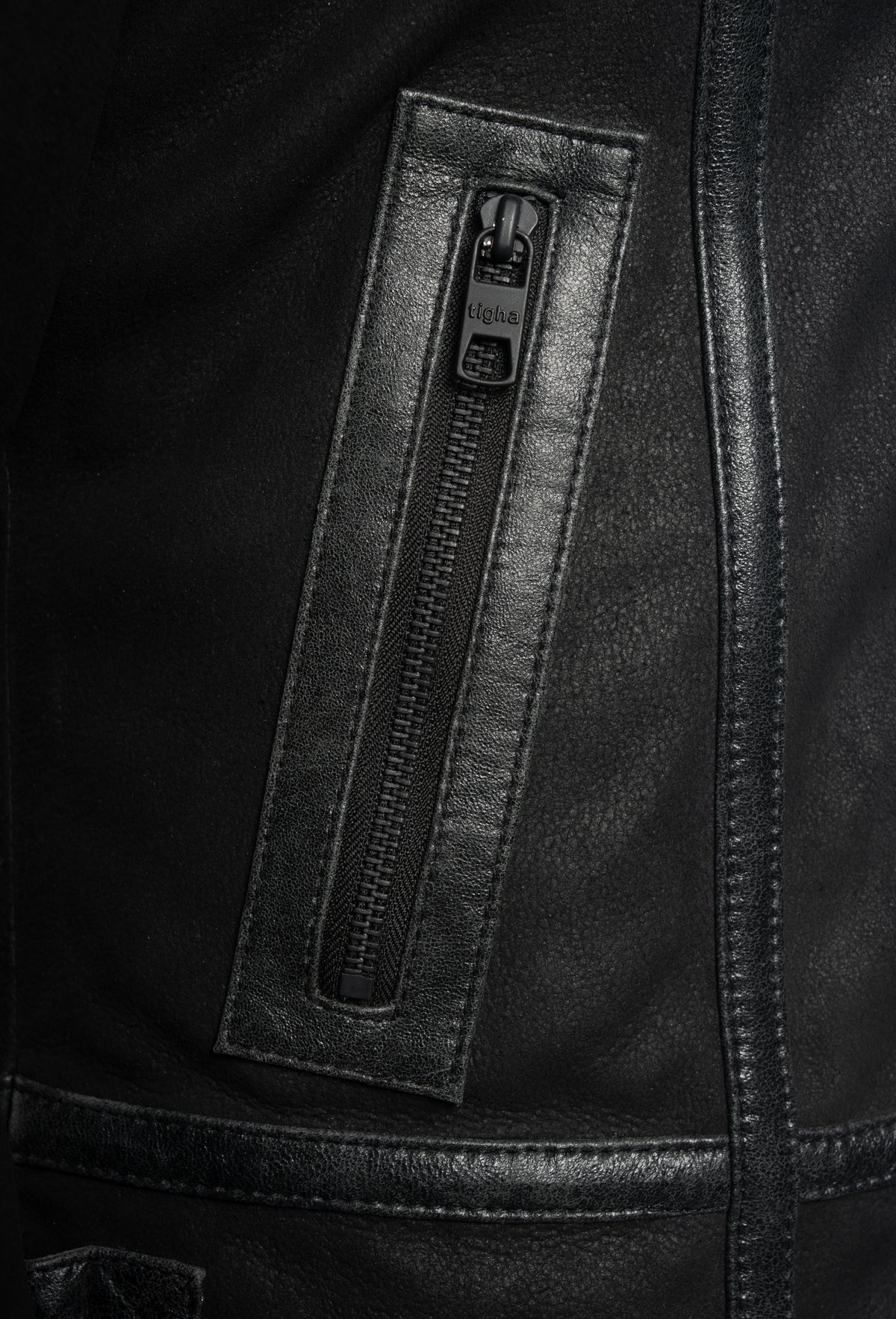 Nox — Detail Zip-Tasche