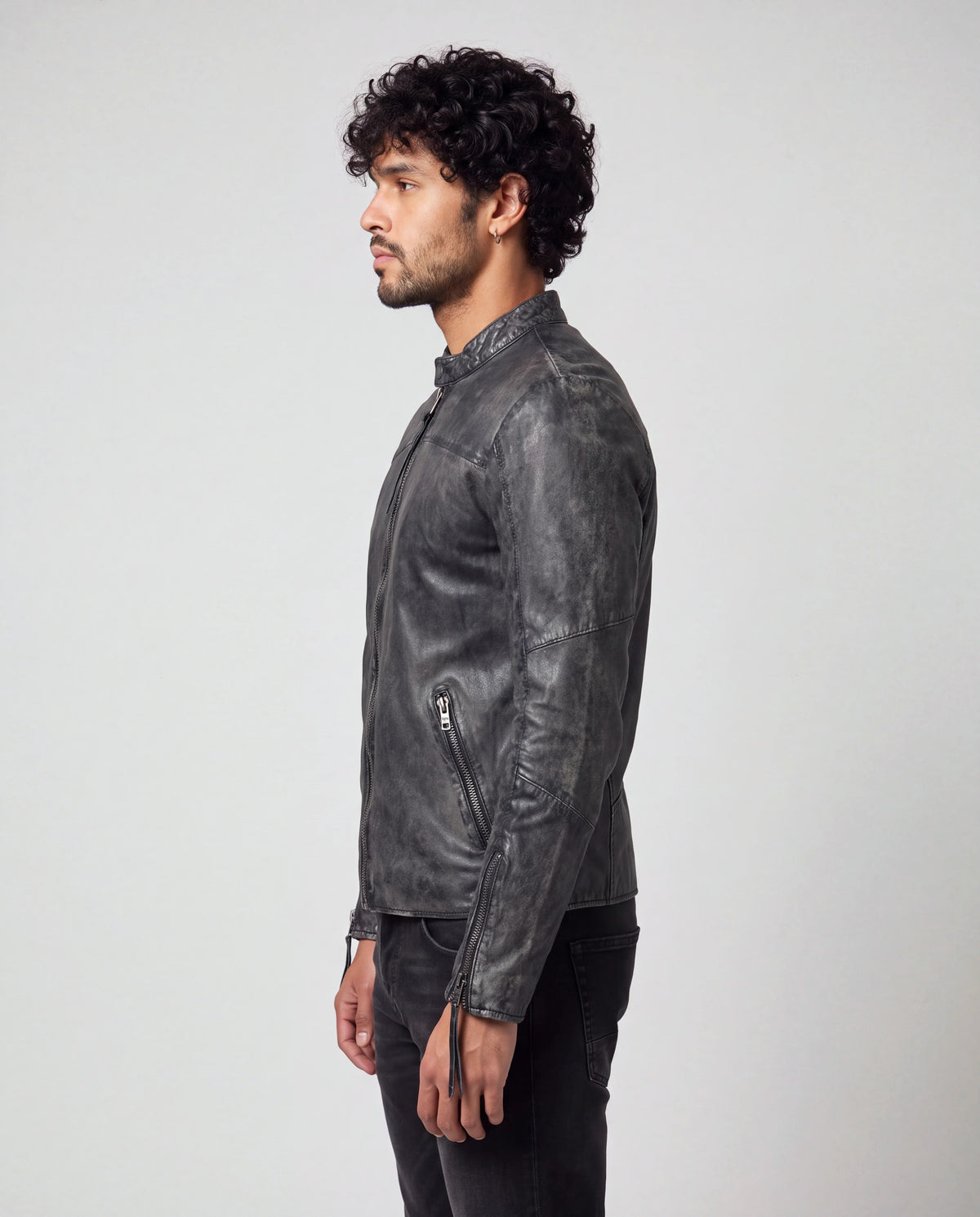 Daniel von tigha – Lederjacke mit Stehkragen für Herren aus Rindsleder in Stone Washed Black, Seitenansicht