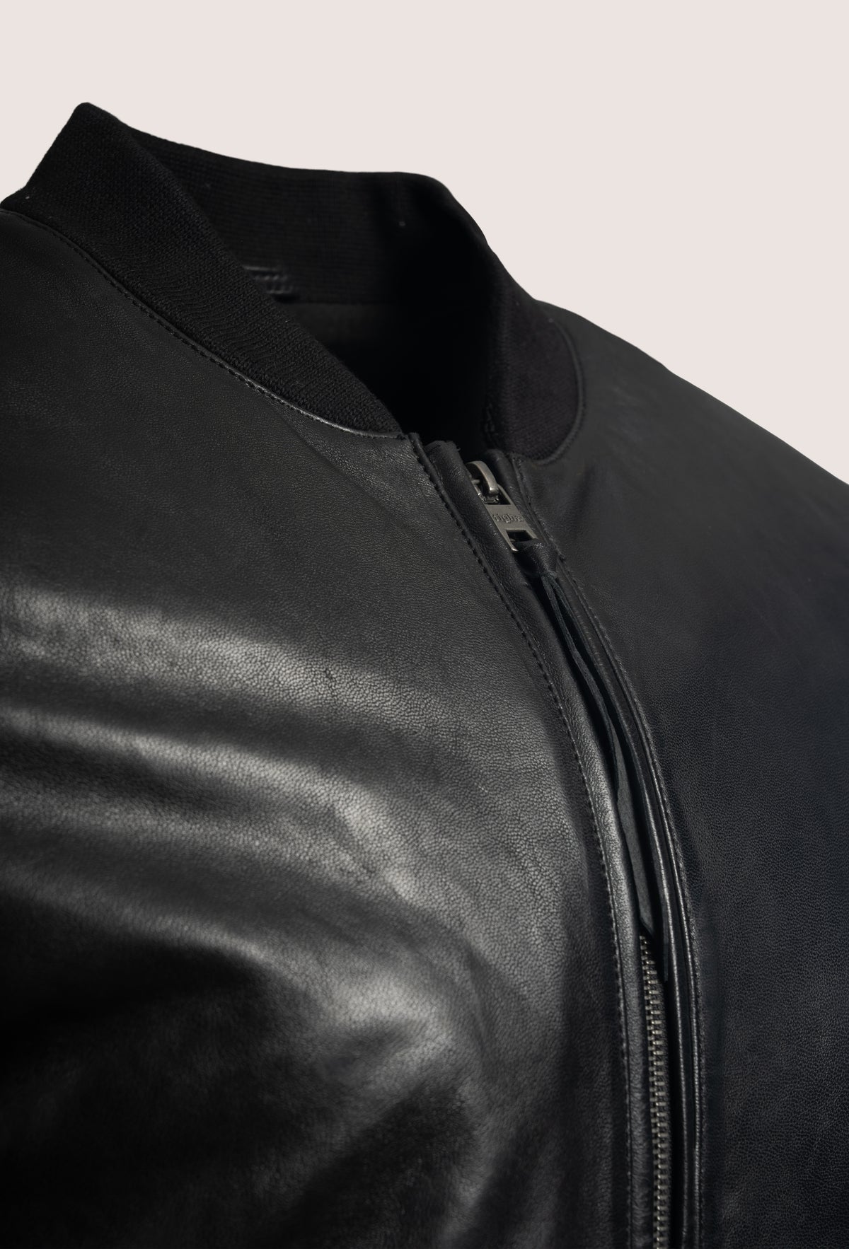 Dean — Detail Strickkragen