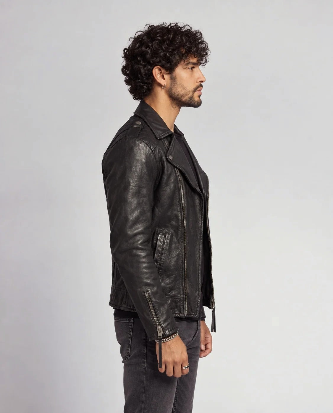 Elon von tigha – Perfecto-Biker-Lederjacke für Herren aus gewachstem Schafsleder mit Rautensteppung, Seitenansicht